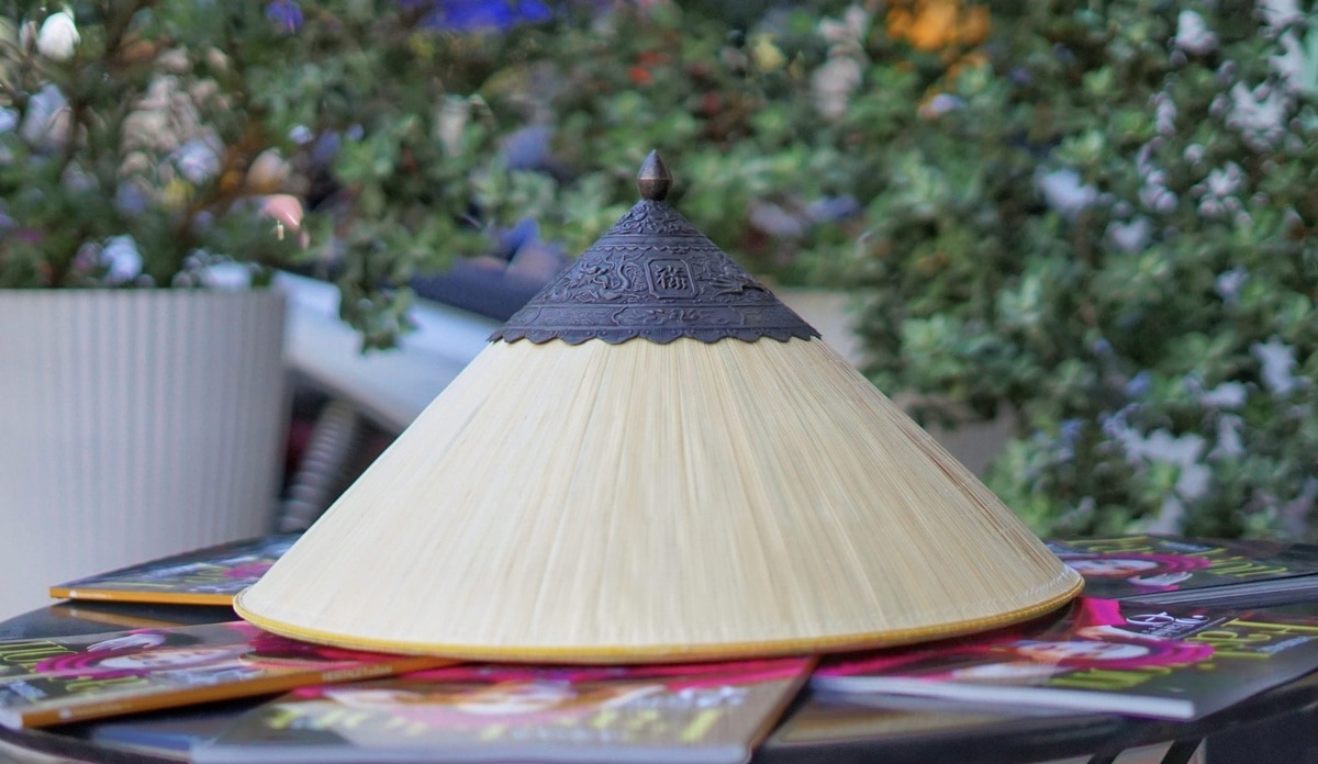 In the past, the horse hat was mainly used by kings and officials while riding on horseback